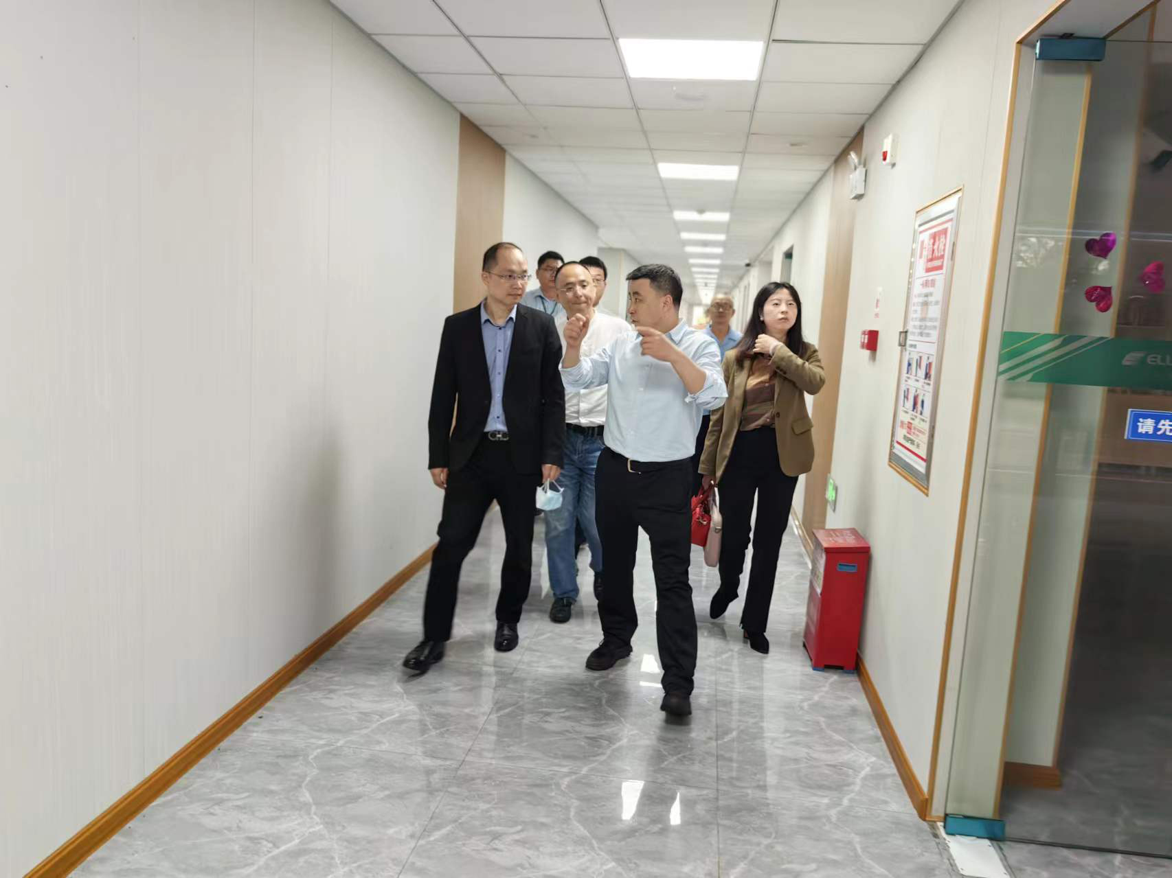 節(jié)后慰問暖人心 | 九洲集團黨委書記、董事長楊保平一行慰問依頓電子全體員工 